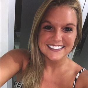 Meet your Posher, Aanna